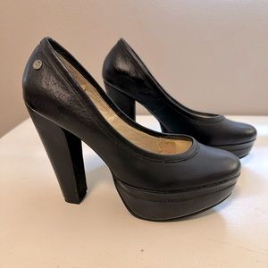 Very comfortable black leather pumps.